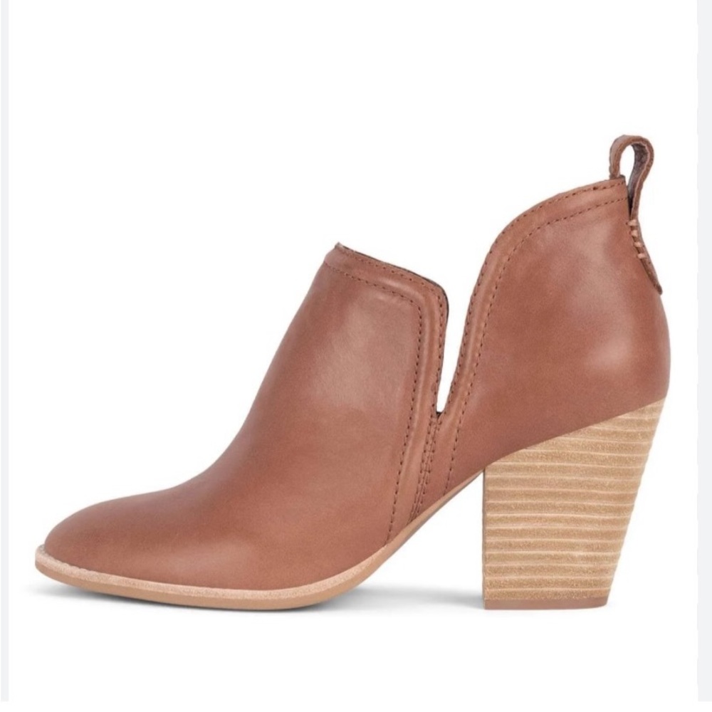 Jeffrey Campbell booties 3”heel, 3”shaft Leather upper/lining. Slip-on style.